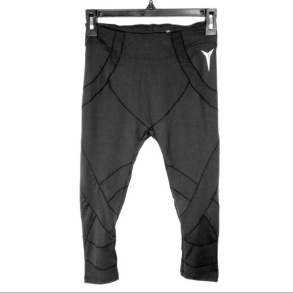 Python Performance Black Capris Leggings Small 641 - image 1